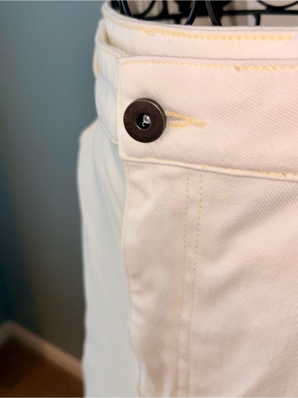 HALARA White Stretch Denim pants with Branded Tags - Picture 4 of 6